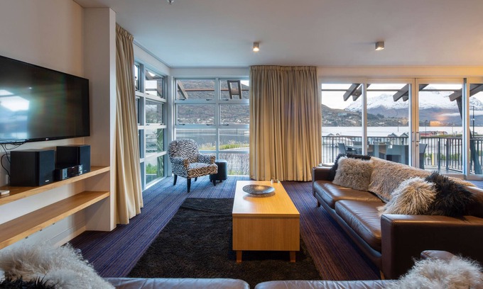 Frankton Hotel | Marina Apartments Element Escapes