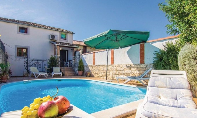 Kruncici Villa | MARINA Holiday House with Pool