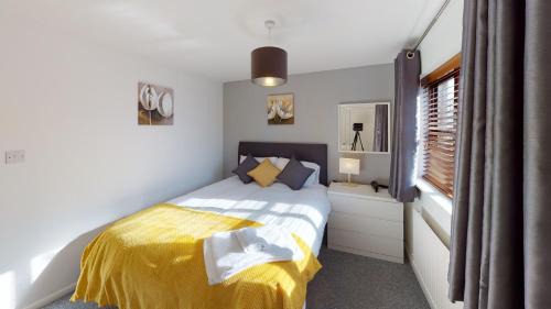 Hull Apartment | Marina House
