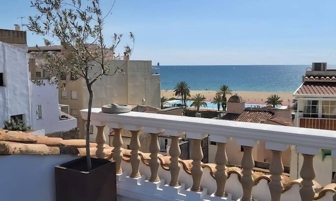 Masnou House | Marina Vila House