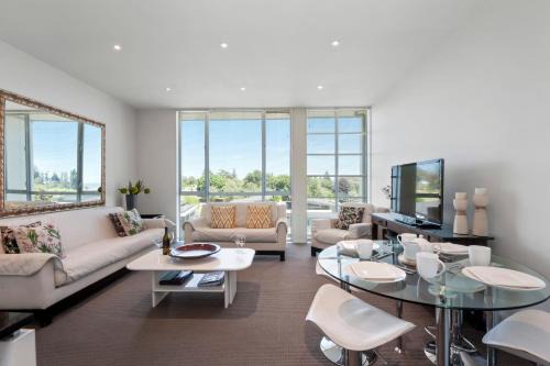 Taupo Apartment | Marinaside Villa - Taupo Holiday Apartment