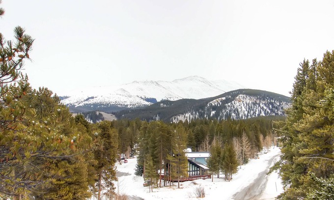 Warrior's Mark Condo | Mark IX #7: Outstanding Location - Close to Town and Slopes - Free Shuttle