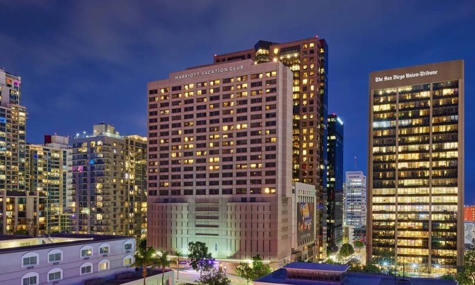 Civic Core Resort | Marriott Vacation Club Pulse San Diego- Hotel Room Sleeps 4!
