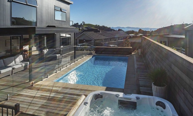 Stoke House | Marsden Escape - Views, Spa and Swimming Pool