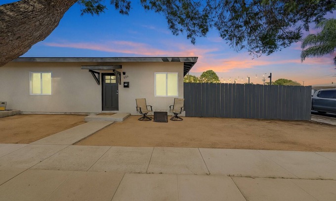 Lincoln Acres Apartment | Marvelous 2-bedroom apartment with AC in Chula Vista