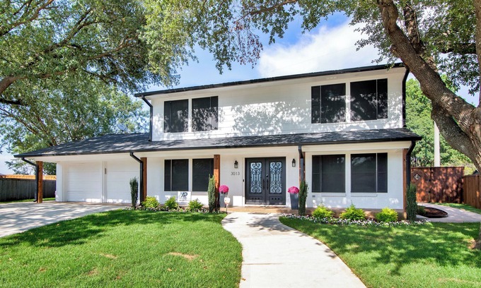 Sherman House | Marvelous 7-bedroom house with AC in charming Sherman