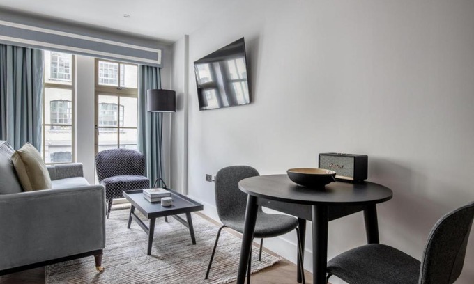 Marylebone Apartment | Marvelous Apartment by Regent's Park - Up to 6 People
