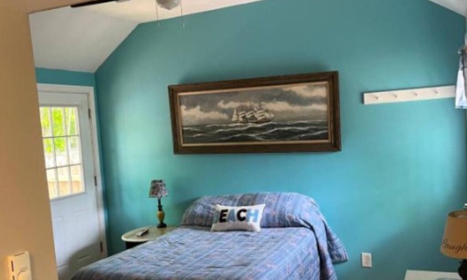 Old Orchard Beach Apartment | Marvin Gardens Motel Old Orchard Beach - Deluxe Cottage with Private Hot Tub