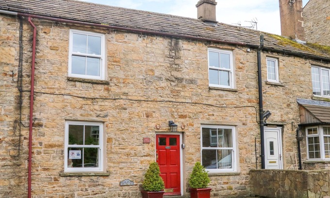 Hawes Cottage | MARY'S COTTAGE, pet friendly, character holiday cottage in Hawes