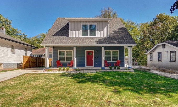 Springfield House | Maryland St. House 4 Bedroom near Missouri State University & Mercy Hospital.