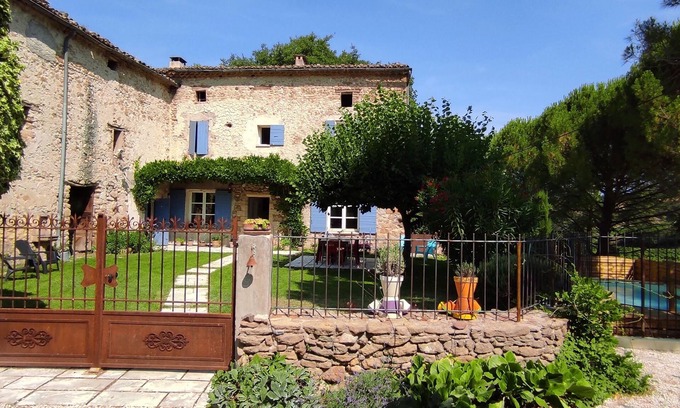 Entrechaux Other | Mas contadin in Provence between vineyards and olive groves