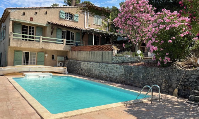 Trans-en-Provence Villa | Mas de Trans - villa overlooking the village of Trans-en-Provence