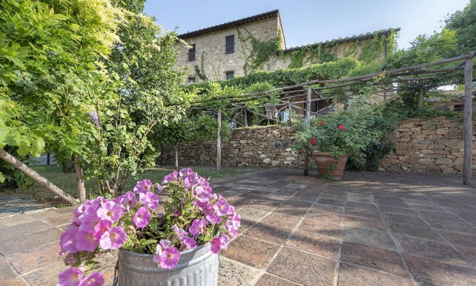 Simignano Apartment | Mascie Batticoda