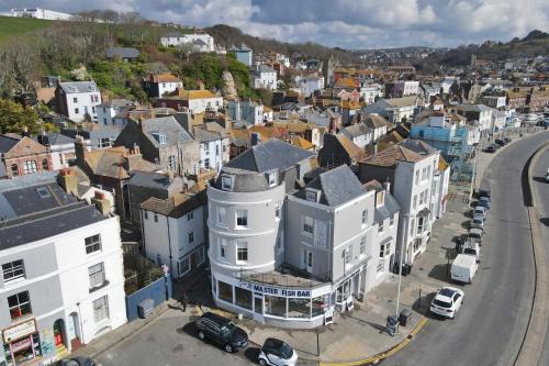 Old Town Hastings Hotel | Master accommodation suite 2 sea view with balcony