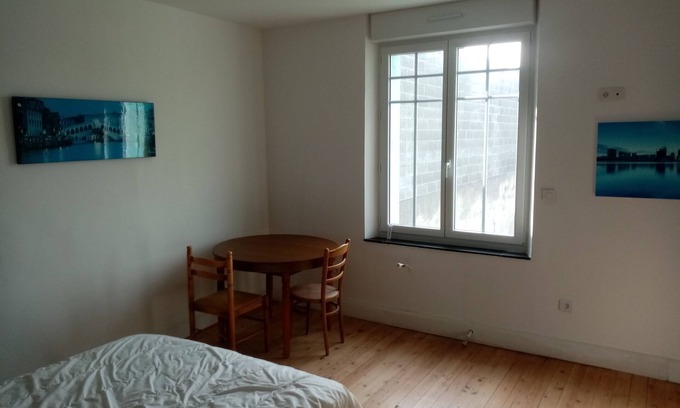 Saint-Laurent-Blangy Bed & Breakfast | Master bedroom sleeps 4