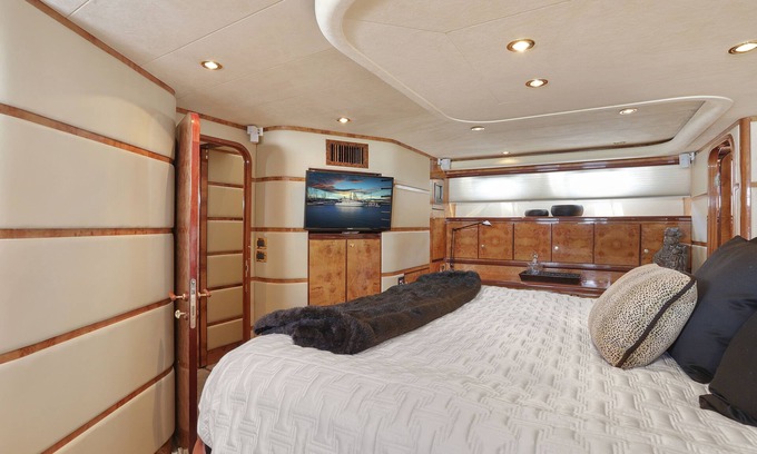 Bay Area Boat Rental | Master Stateroom Onboard A Luxury Yacht!
