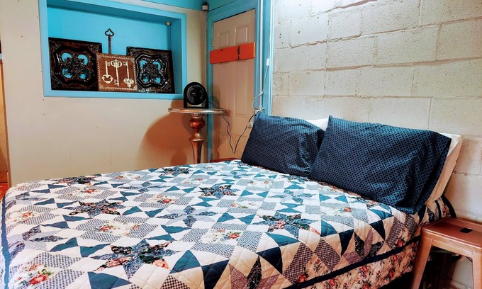 Melbourne Apartment | MASTER Studio apt. nearby Melbourne Beach & Downtown