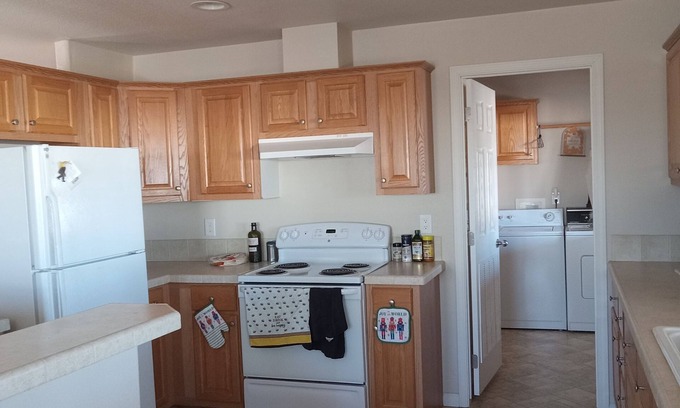 Quartzsite Bed & Breakfast | Master suite with private bathroom, as well as shared, living, kitchen, WiFi