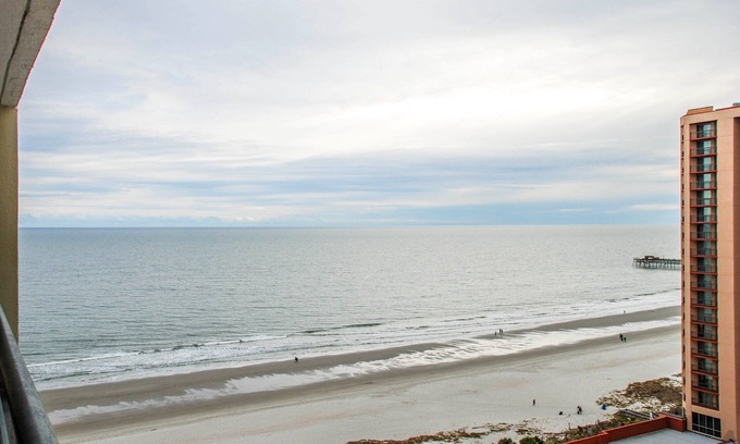 Arcadian Shores Condo | Masterfully Upgraded South Hampton Oceanview Penthouse