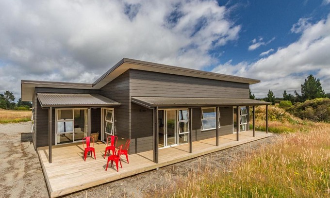 Horopito House | Matapuna Lodge - Horopito Holiday Home