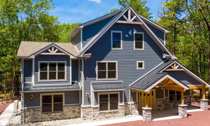 Lake Harmony Estates House | "Matterhorn" Near JFBB Skiing, Elevator, Private Hot Tub, Firepit, Pool Table, Grill