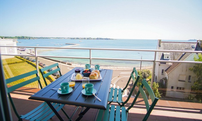 Concarneau Apartment | -Mave Maï- Magnifique T3 surplombant la mer