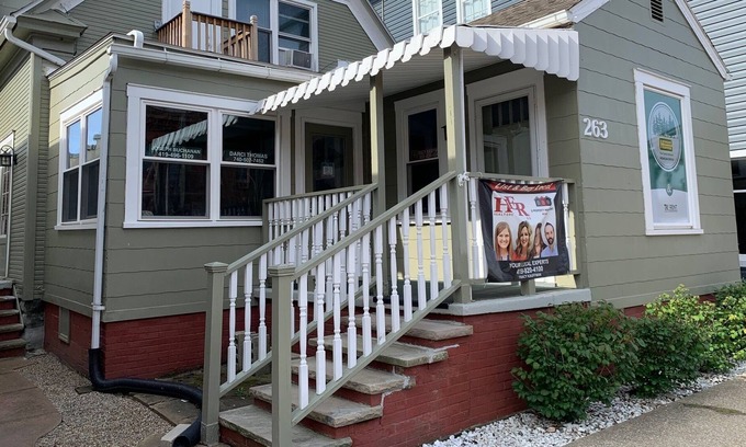 Loudonville Apartment | May 12-14 Available - 2nd Floor 1 Bedroom Apt Downtown Loudonville/Mohican