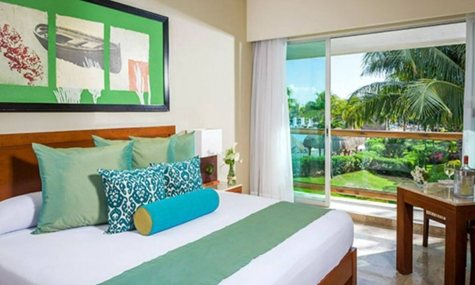 Ejidal Resort | Mayan Palace/2 BDS + 2 BA/Kid friendly/Beach + pools/6 adults + 2 kids