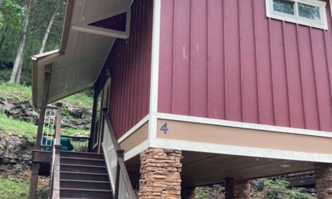 Eureka Springs Historic District Apartment | Maywood: Urban Treehouse #4