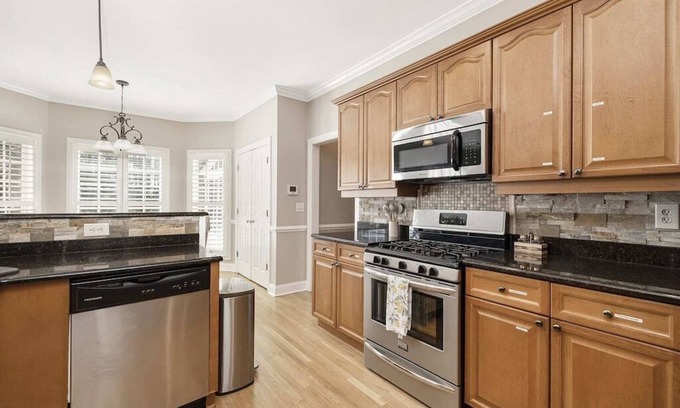 Charlotte House | McKee Manor- South CLT/Matthews-3000 Sq Ft
