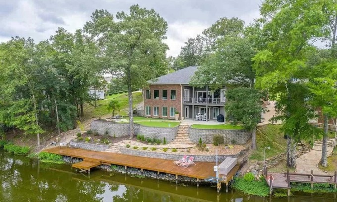 Hot Springs House | McKenzie Cove - Waterfront w/Private Dock!