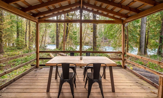 Blue River Cabin | McKenzie River Cozy Cabin Too