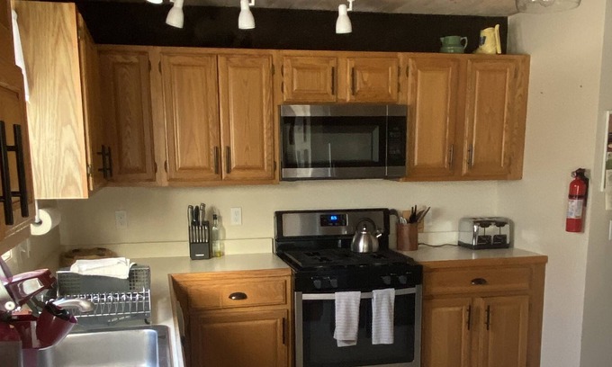 West Hartford House | McKeown's Family Lodge