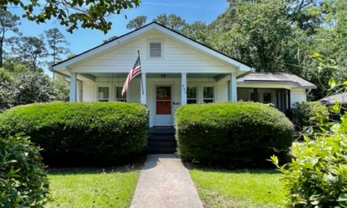 Beaufort House | MCRD Parris Island Grads & Families: Bungalow by the Bay in Beaufort Beaufort SC