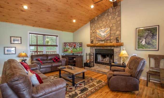 Banner Elk House | Meadow View