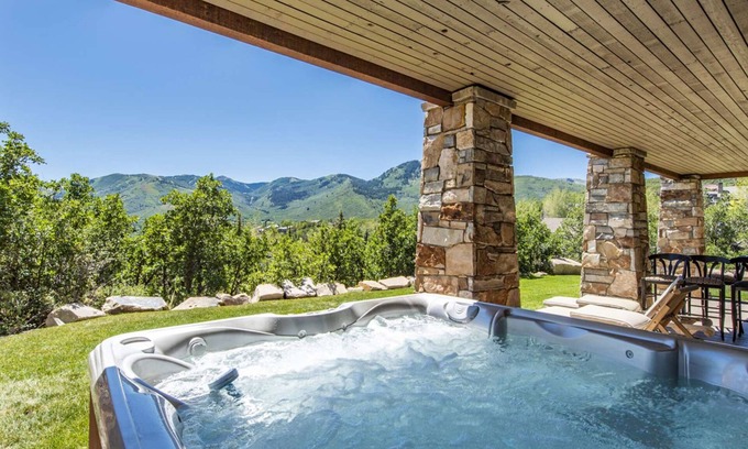 Park Meadows House | Meadows Mountain by AvantStay | Amazing Views | Pinball & Billiard Room