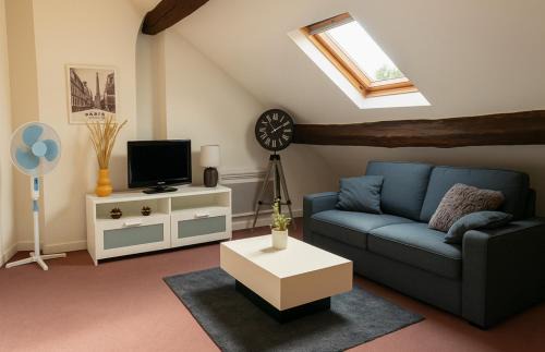 Meaux Apartment | MEAUX Centre Henri IV Vue CATHEDRALE Exeptionnelle