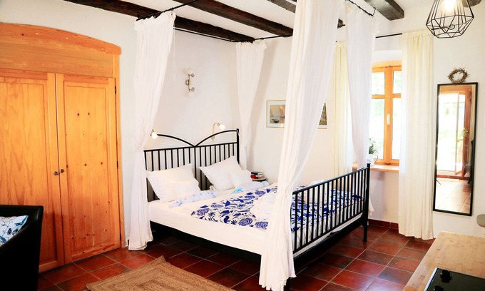 Garica Apartment | Mediterranean studio with pool on the island of Krk