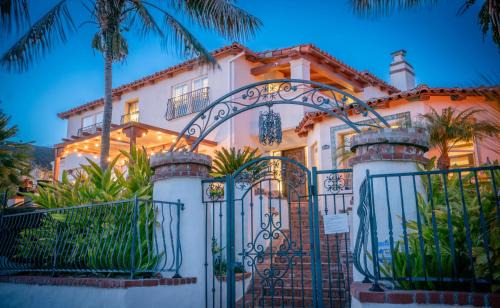 Loma Portal House | Mediterranean-Style Villa in Point Loma