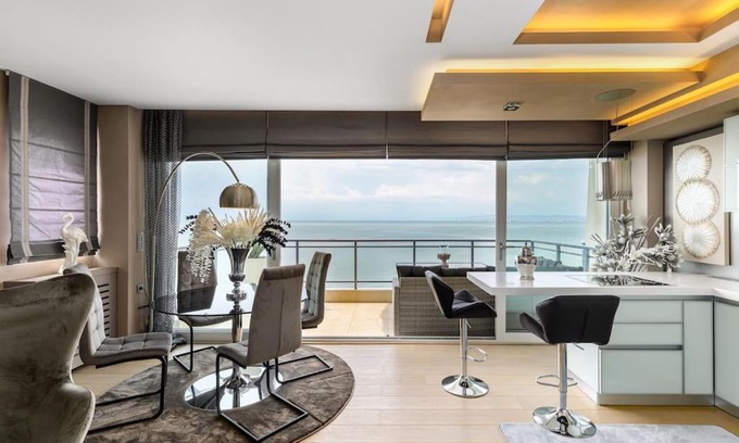 Perea Apartment | Mega suite on the sea