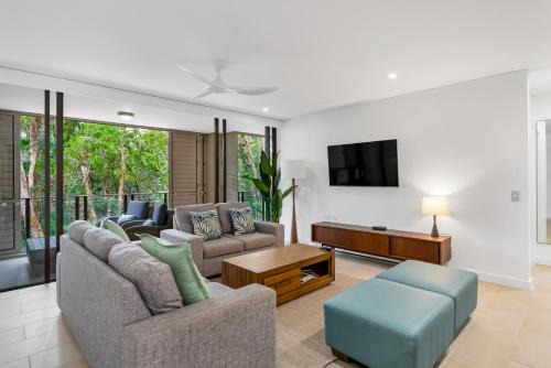 Palm Cove Apartment | 'Melaleuca' Three-bedroom Suite with Adjacent Studio at Temple Resort