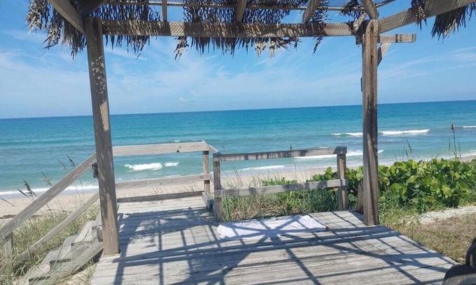 Melbourne Beach House | Melbourne Beach Ocean Front house on 1.2 acres