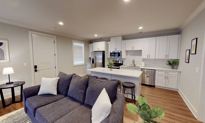 Melrose Apartment | Melrose Flats ☆ Minutes from 12th South & Broadway Unit 301
