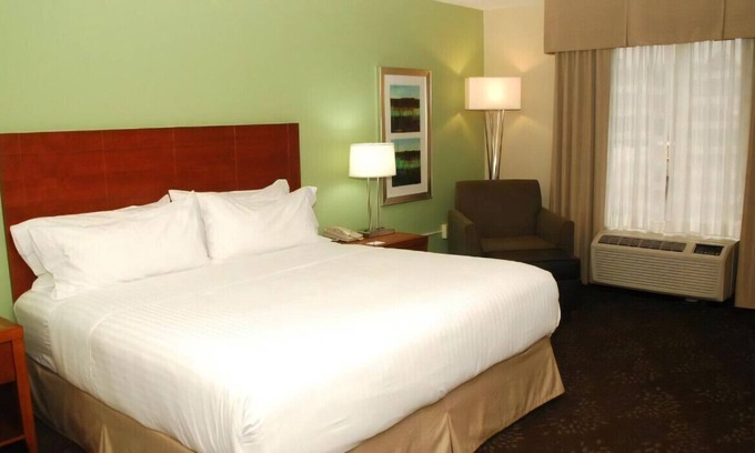 Irondale House | Memorable Stay Awaits You! Enjoy Free Breakfast