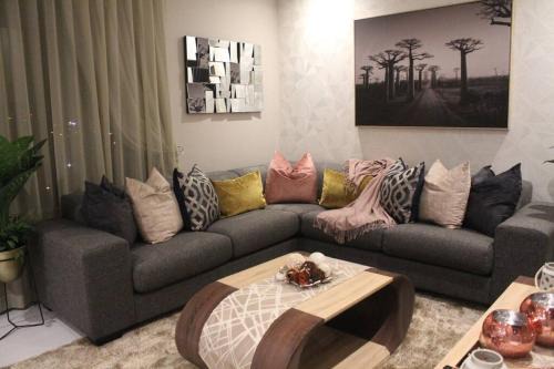 Menlyn Apartment | Menlyn Maine High Rise 1-Bedroom Luxury Apartment