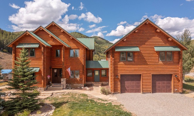 Crested Butte House | Meridian Magic-Fantastic 5BD home, Dog friendly