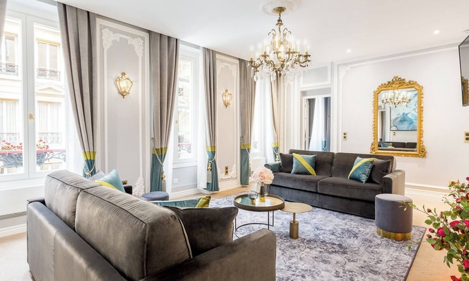 Paris City Center Apartment | Merveil Signature Suite - Victoria