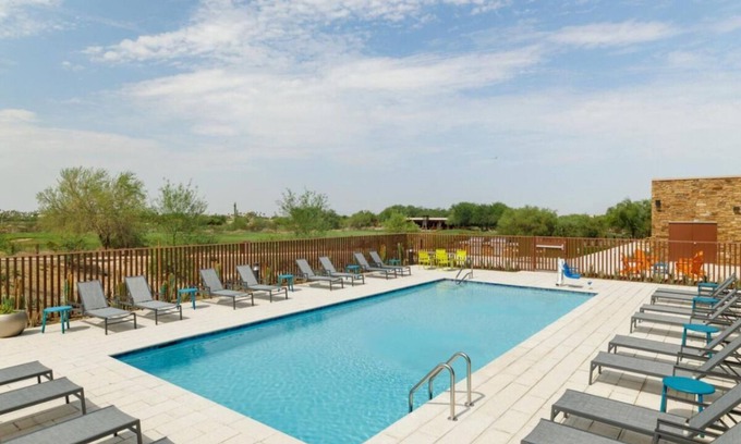 East Mesa Hotel | Mesa's Best-Kept Secret! 2 Spacious Units, Pool, Free Breakfast, Free Parking!