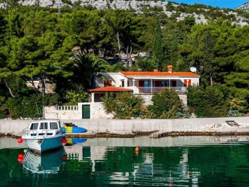 Klek House | Mesmerising apartment in Klek