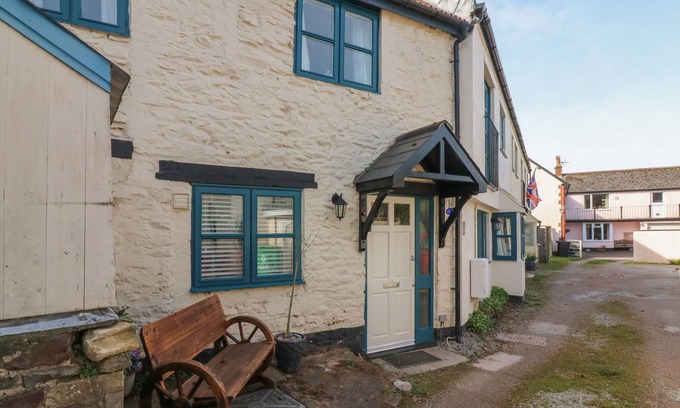 Porlock Cottage | MEWS COTTAGE, pet friendly in Porlock